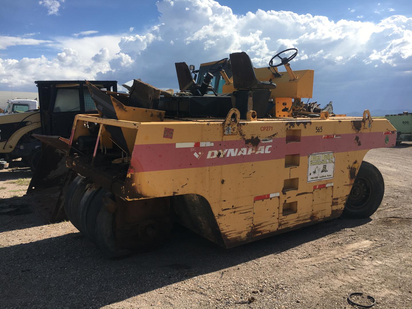 ./imagenes/INVOICE/2019/16939/COMPACTADOR NEUMATICO PARA PARTES DYNAPAC CP271 (8).JPG